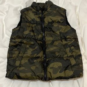 Girls’ Old Navy Camp Puffer Vest